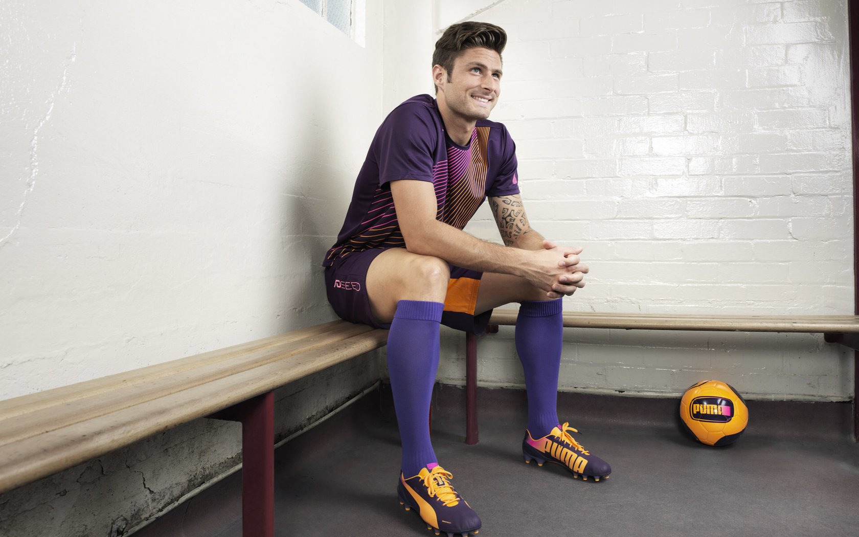 开云体育网址-OG·阿努诺比在NBA常规赛中展现团队合作精神,og阿奴诺比集锦